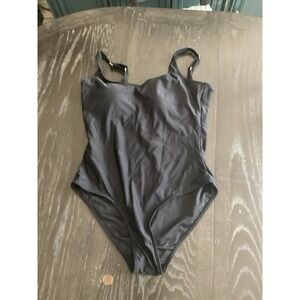 Black one piece swimsuit‎